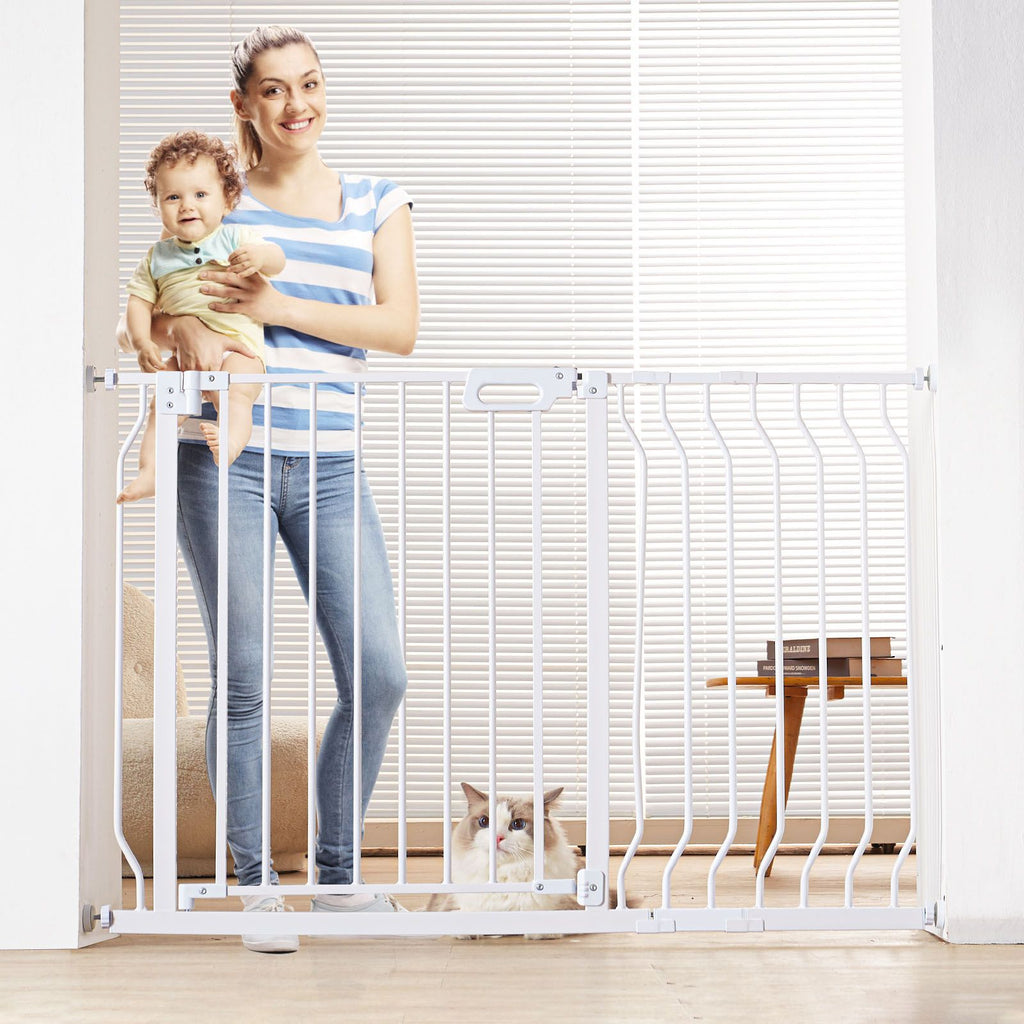 Auto-Close Baby & Pet Safety Gate – Extra Wide 749-1229mm, White